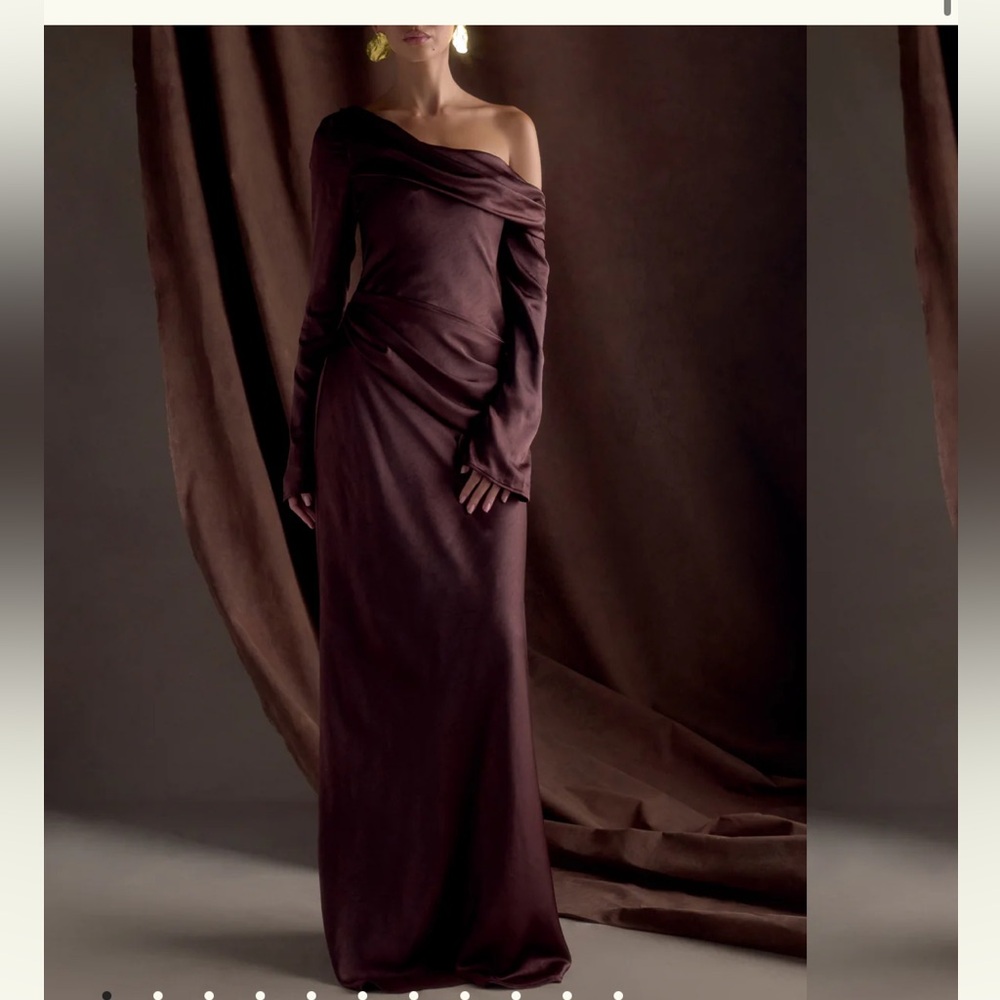 Elegant Off-Shoulder Evening Gown